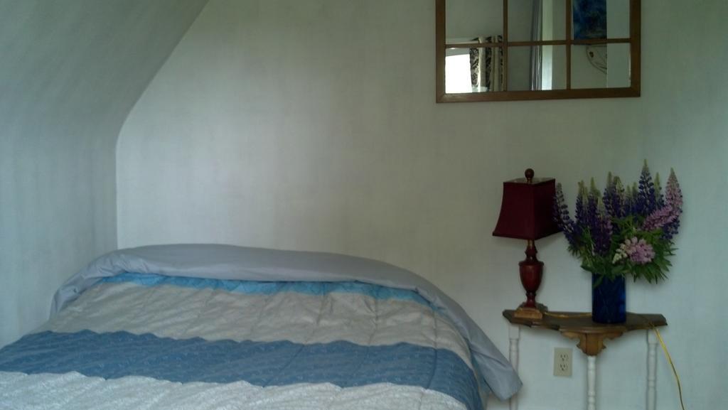Lovely Green Gable Home Miscouche ภายนอก รูปภาพ